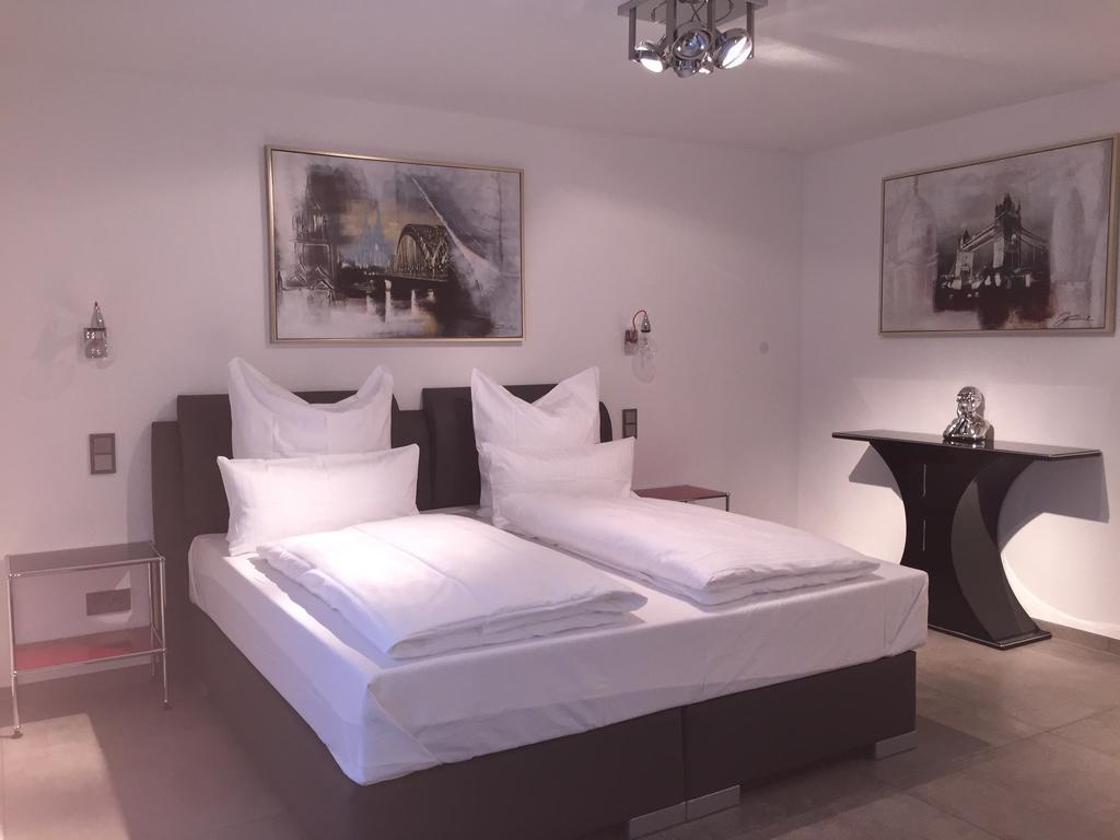 Hotel Zeitzeichen Pulheim Room photo