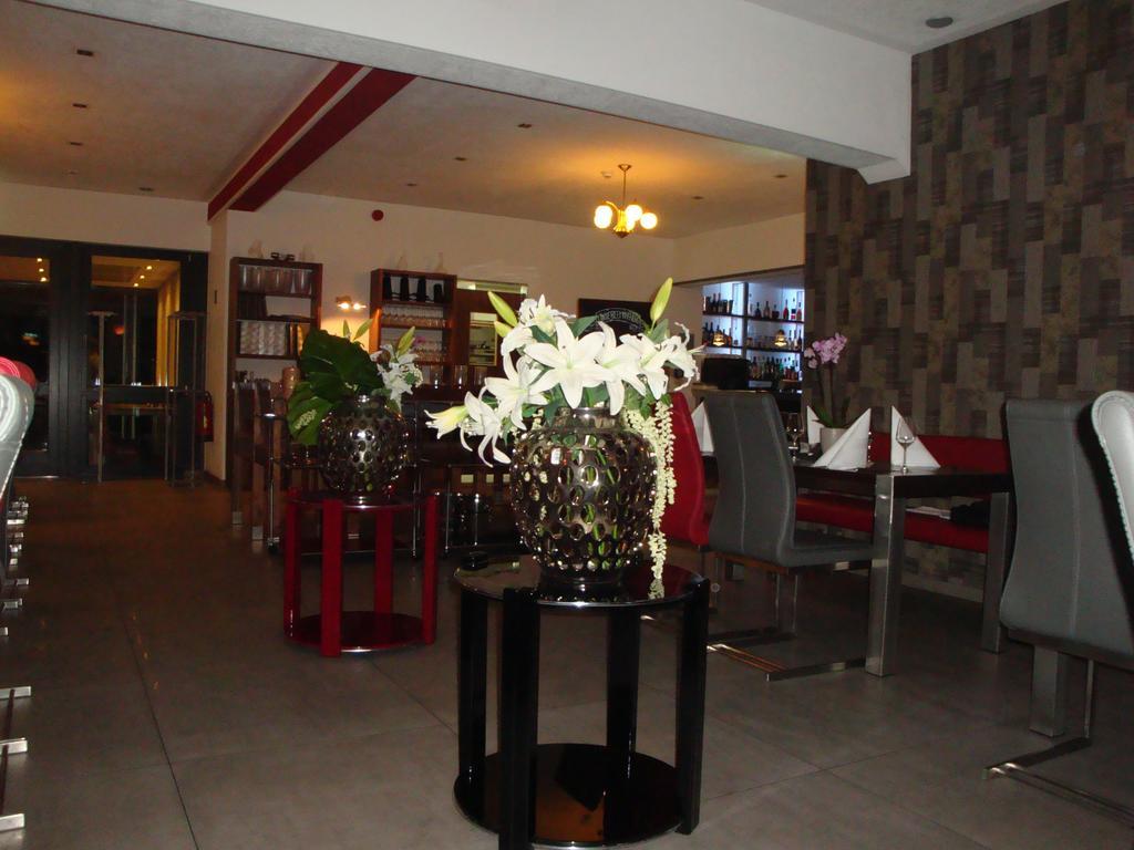 Hotel Zeitzeichen Pulheim Exterior photo