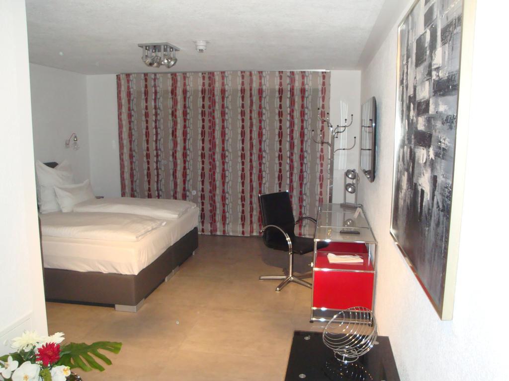 Hotel Zeitzeichen Pulheim Room photo