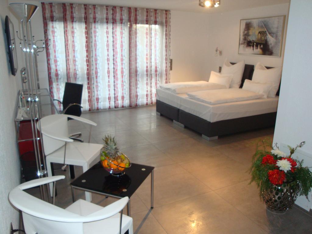 Hotel Zeitzeichen Pulheim Room photo